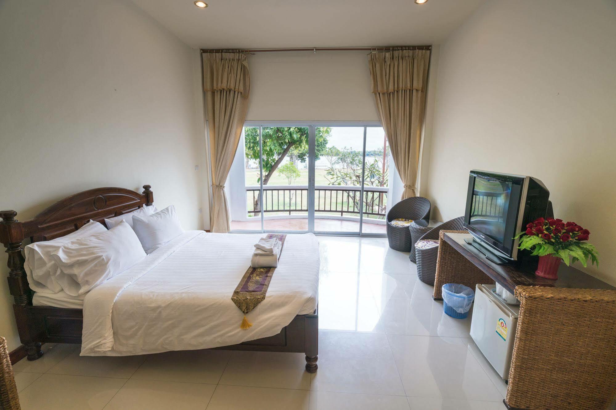 מוקדהאן Vieng Khong Hotel מראה חיצוני תמונה